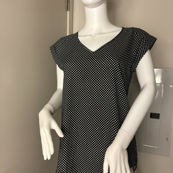 Express Short Sleeve V-neck Polka Dot Black & White Tunic Size Small - Picture 1 of 8